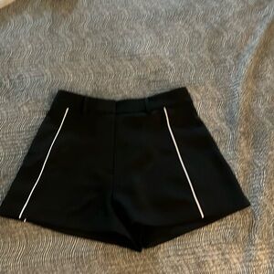 Black Bermuda Victoria’s Secret Tailored shorts